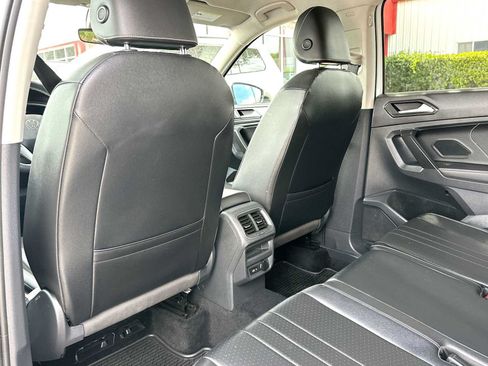 Used 2022 Volkswagen Tiguan SE AWD/4WD image 24