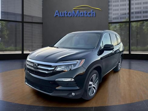 Used 2018 Honda Pilot Touring image 3