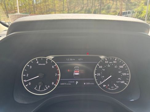 Used 2025 Nissan Rogue SV FWD image 42