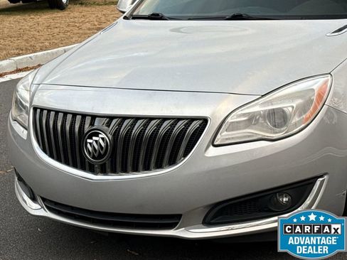 Used 2015 Buick Regal image 9