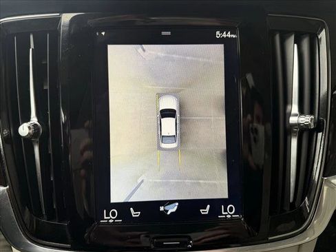 Used 2018 Volvo S90 T5 Momentum w/ Convenience Package FWD image 15