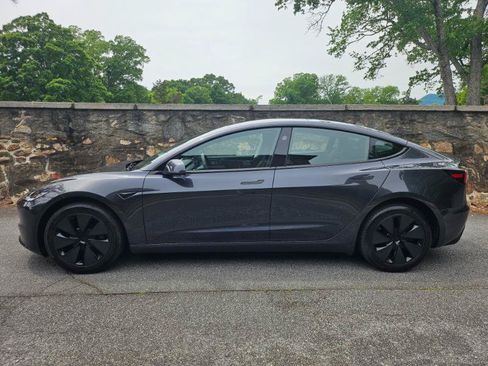Used 2024 Tesla Model 3 Standard Range RWD image 8