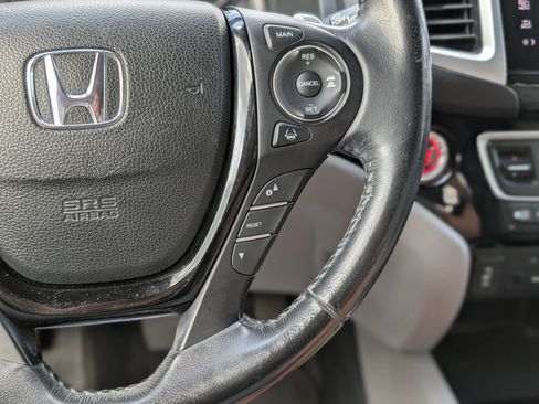 Used 2016 Honda Pilot Touring image 32