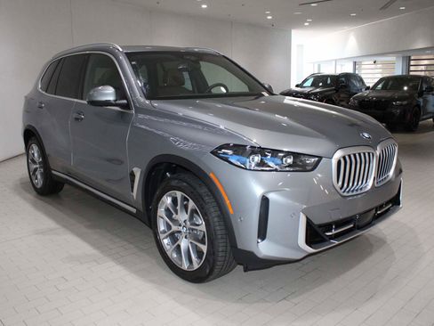 Used 2026 BMW X5 sDrive40i image 8