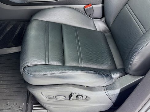 Certified 2023 Porsche Cayenne image 13