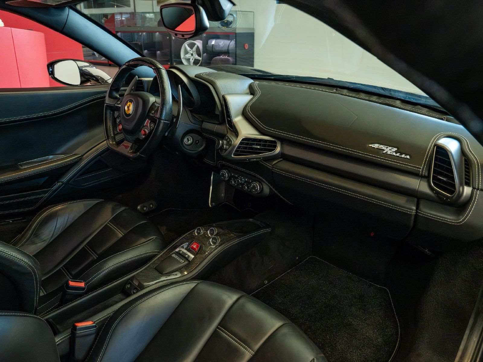 Used 2014 Ferrari 458 Italia Coupe RWD image 17