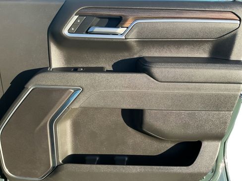 Used 2025 Chevrolet Silverado 1500 LT image 16