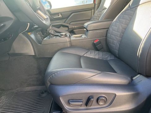 Used 2025 Toyota Tacoma TRD Off-Road image 11