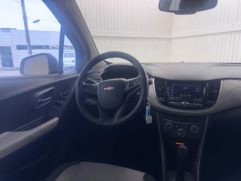 Used 2018 Chevrolet Trax LS FWD image 15
