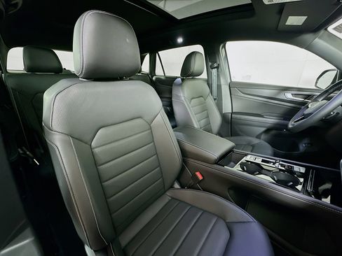 New 2026 Volkswagen Atlas Cross Sport SEL image 28