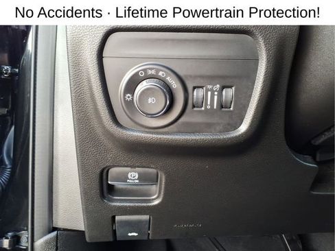 Used 2023 Jeep Grand Cherokee Limited AWD/4WD image 15