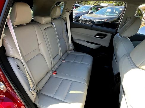 Used 2022 Nissan Rogue SL w/ SL Premium Package image 19