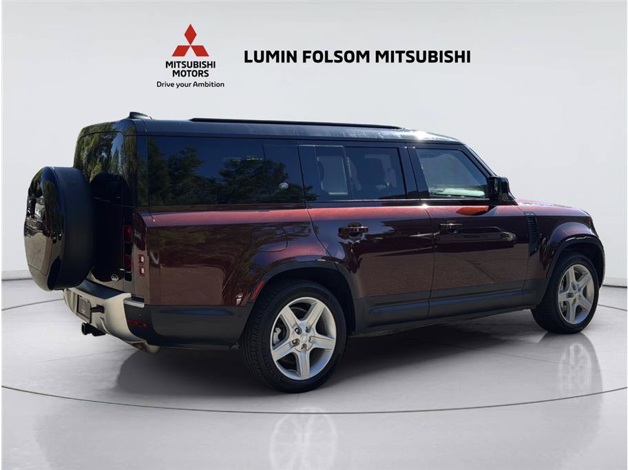 Used 2023 Land Rover Defender 130 SE AWD/4WD image 5