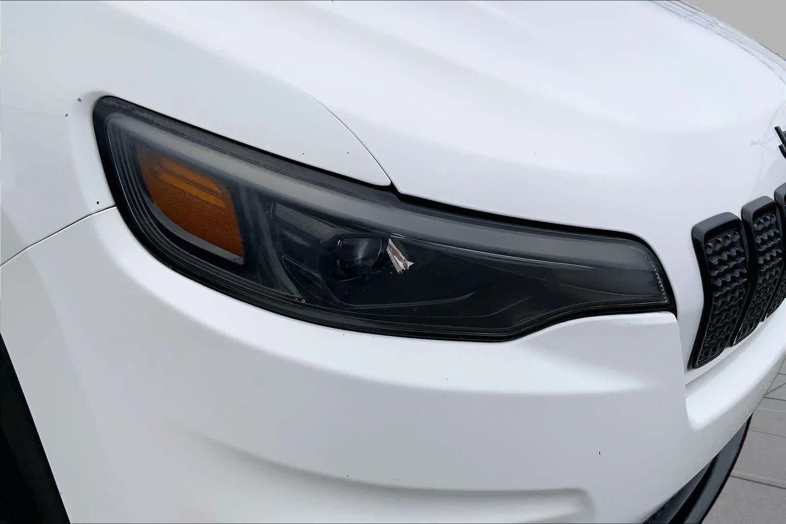 Used 2020 Jeep Cherokee Latitude Plus FWD image 23