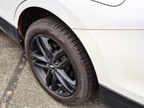 Used 2021 Chevrolet Equinox LT image 43