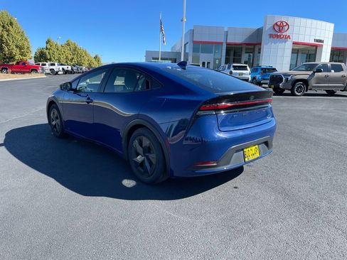 Used 2023 Toyota Prius LE AWD/4WD image 5