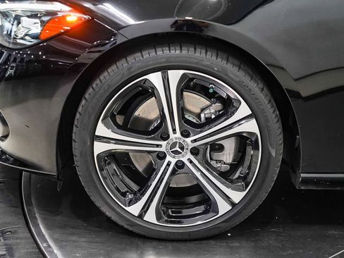 Used 2023 Mercedes-Benz C 300 Sedan image 11