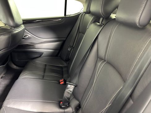 Used 2019 Lexus ES 350 Luxury w/ Accessory Package 2 image 32