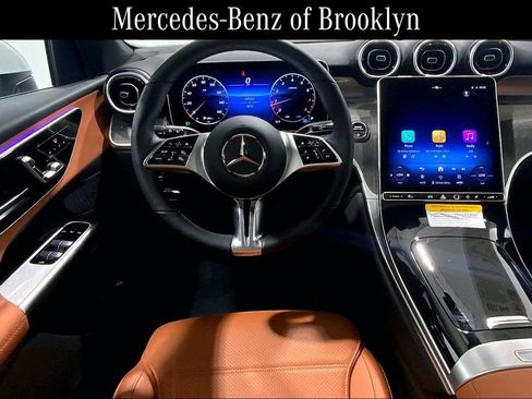 Used 2026 Mercedes-Benz GLC 300 4MATIC image 5