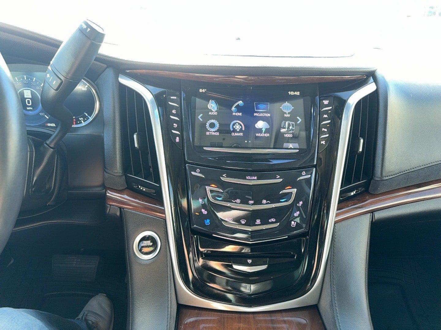 Used 2019 Cadillac Escalade Premium Luxury AWD/4WD image 14