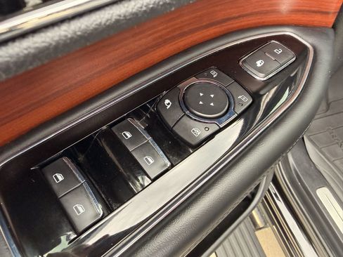 Used 2019 Lincoln Navigator Select RWD image 8