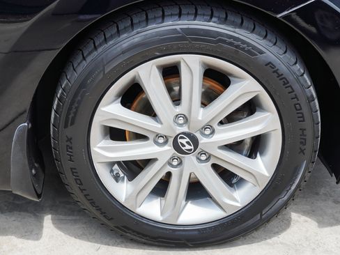 Used 2016 Hyundai Elantra SE w/ Option Group 02 FWD image 10