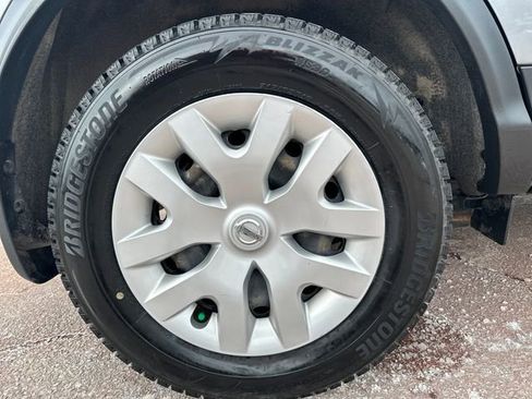 Used 2020 Nissan Rogue Sport S image 29