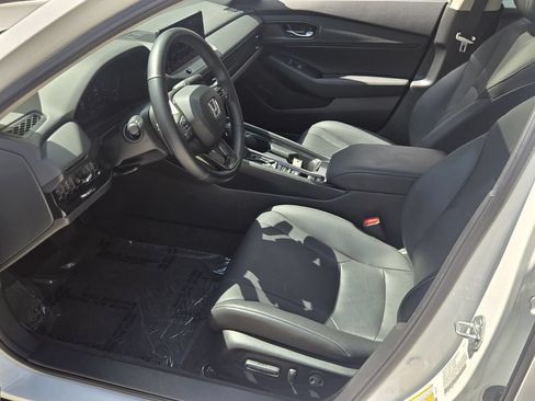 Used 2023 Honda Accord EX-L image 10
