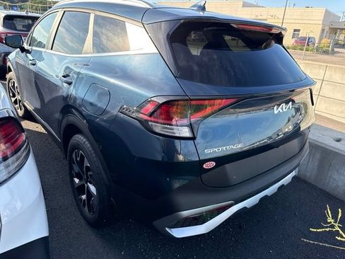 Used 2025 Kia Sportage EX AWD/4WD image 4