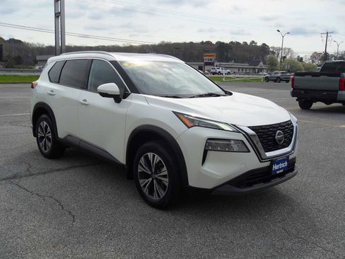 Used 2021 Nissan Rogue SV w/ Premium Package image 7