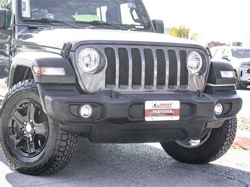 Used 2021 Jeep Wrangler Unlimited Sport image 3
