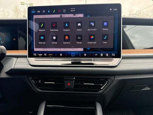 New 2026 Volkswagen Tiguan SEL R-Line AWD/4WD image 23