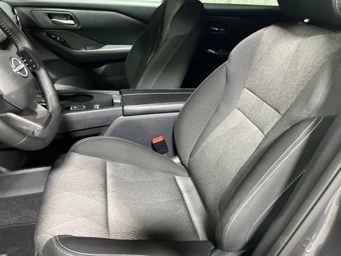 Used 2025 Nissan Rogue SV FWD image 18