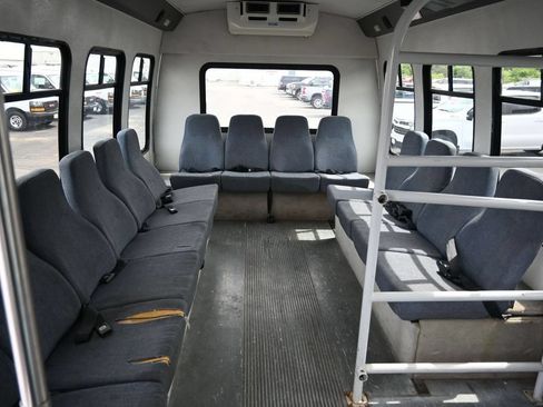Used 2003 Ford E-450 and Econoline 450 RWD image 20