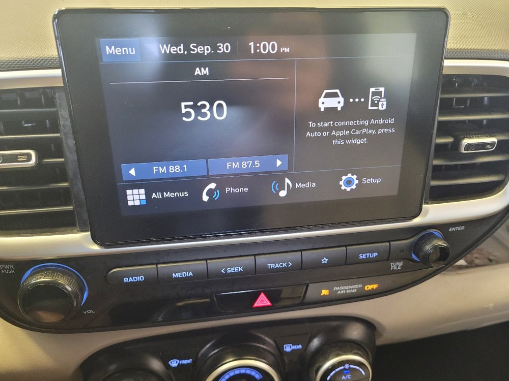 Used 2023 Hyundai Venue SEL FWD image 25