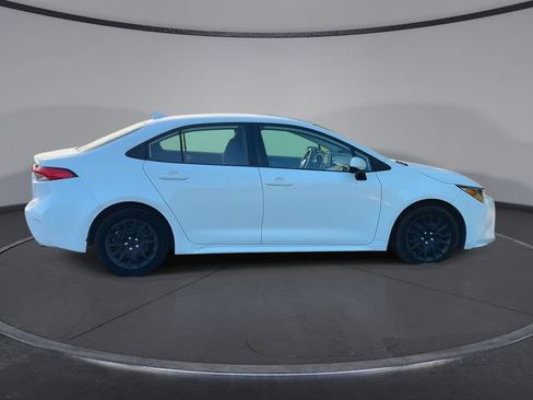 Used 2021 Toyota Corolla LE FWD image 9