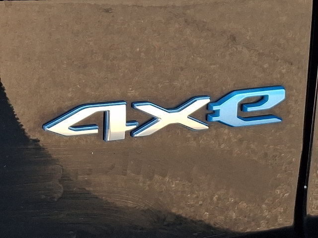 Used 2024 Jeep Wrangler Unlimited Sahara AWD/4WD image 32