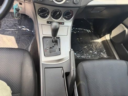 Used 2010 MAZDA MAZDA3 i Touring FWD image 11