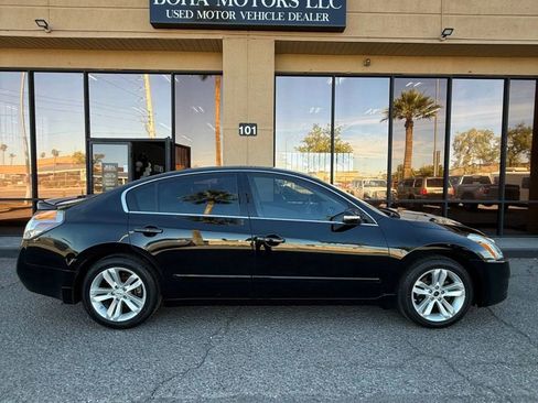 Used 2011 Nissan Altima 3.5 SR w/ 3.5SR Premium Pkg image 3