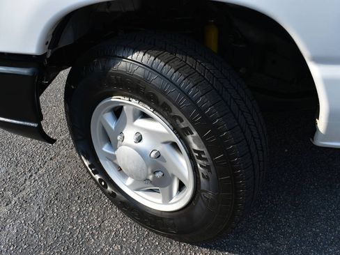 Used 2014 Ford E-350 and Econoline 350 Super Duty RWD image 41