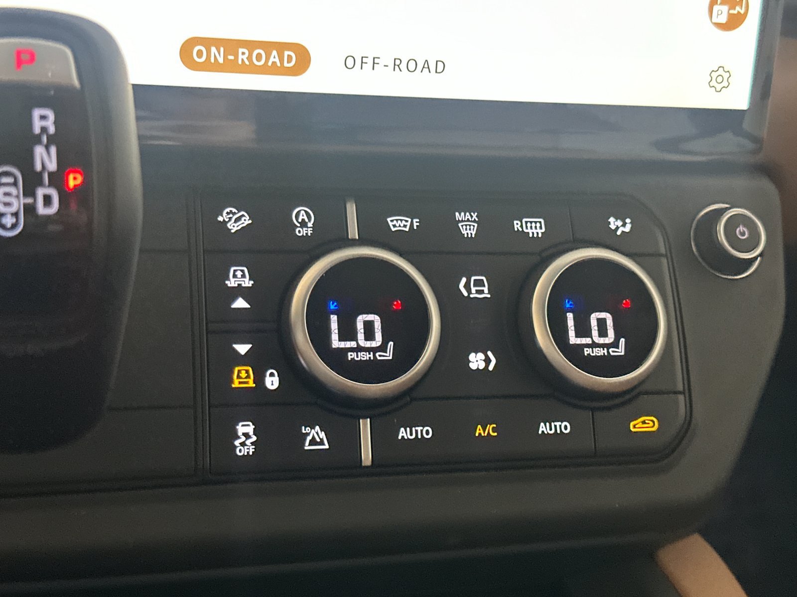 New 2026 Land Rover Defender 110 S AWD/4WD image 19
