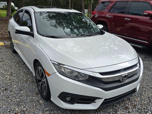 Used 2017 Honda Civic EX-T image 3