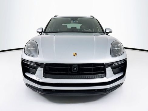 Certified 2023 Porsche Macan image 10