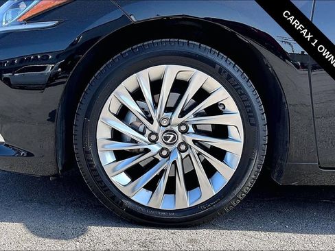 Used 2021 Lexus ES 300h w/ Accessory Package 2 FWD image 33
