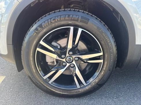 Used 2025 Volvo XC40 B5 Core AWD/4WD image 9