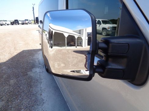 Used 2019 Nissan NV 3500 SL RWD image 30