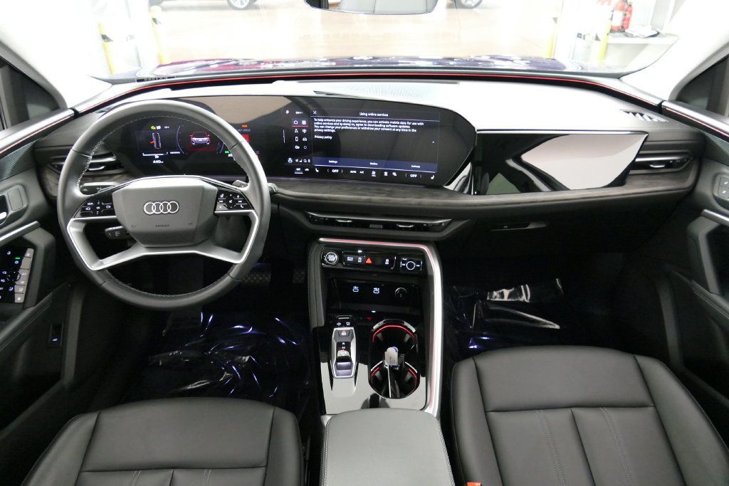 Certified 2025 Audi Q5 Premium w/ Convenience Package AWD/4WD image 23