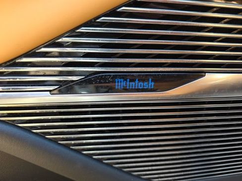Used 2023 Jeep Grand Wagoneer Series III AWD/4WD image 12