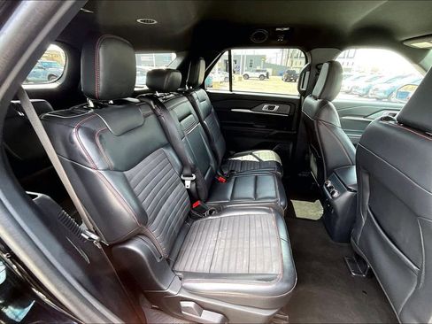 Certified 2025 Ford Explorer ST-Line w/ ST-Line Street Pack AWD/4WD image 25