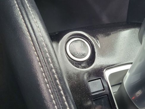 Used 2019 Nissan Kicks S FWD image 16